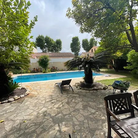 Mas Catalan avec piscine 12 à 15 personnes
